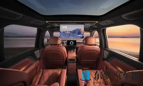 岚图泰山来了：六座头等舱的豪华SUV，售价50万可靠吗？-2