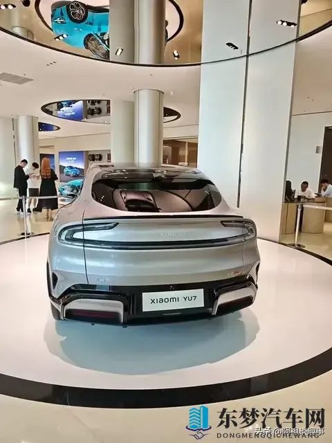 不靠刚需靠喜欢？小米YU7用户报告：年轻人买车先看性价比和颜值-1