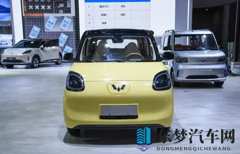 宏光MINIEV四门版448万起,745L大空间,后排应急,丐版性价比高-2