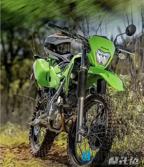 川崎KLX230以299万开卖，林道穿梭一把就过，新手也能轻松驾驭