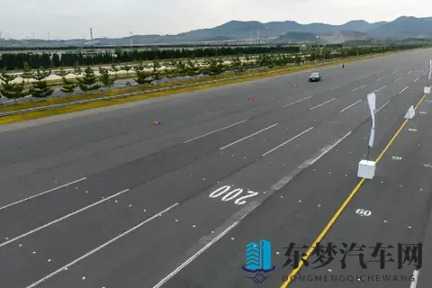 北京现代EO羿欧场地科目体验，底盘下功夫了，15万以内非常能打-3