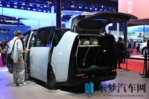 理想汽车此次针对 MEGA 车型处理方式是主动召回的 “破局”