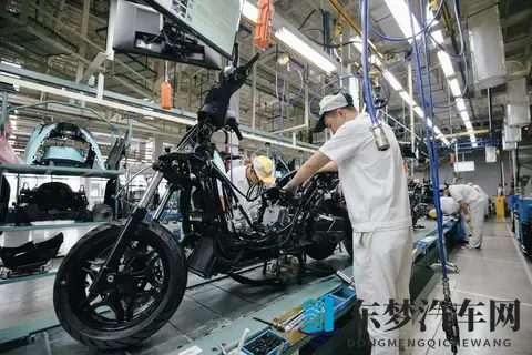 福利APP导航：汽车市场新变革：新能源汽车、智能驾驶成焦点-2