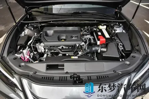 同为豪华燃油家轿，雷克萨斯ES 硬刚奥迪A4L，谁更胜一筹？-1