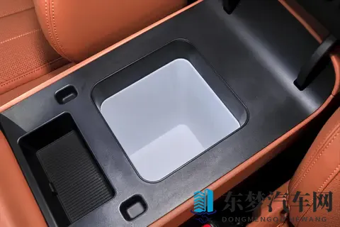 家有萌娃+长途刚需？方程豹钛7用1000L空间+1300km续航给出答案-1