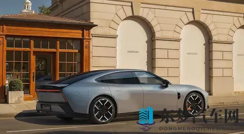 帅气不输小米SU7，小鹏P7新车登场，全系标配前Brembo四活塞卡钳-1