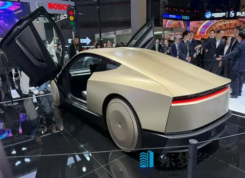 大龟慢慢挺进女友闺蜜的小说：新一代SUV魅力无敌，闺蜜小说都为之倾倒-2