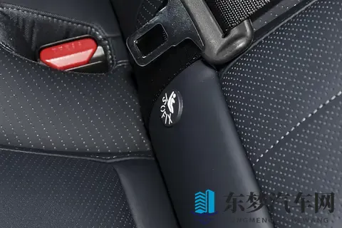 家庭出行选车不纠结？方程豹钛7 1300km续航+1880L空间太实用-2