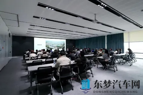 北京现代EO羿欧场地科目体验，底盘下功夫了，15万以内非常能打-2