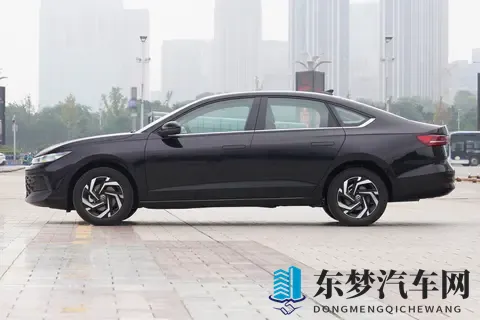 新车  隐藏式门把手_电子怀挡设计_11月上市，上汽大众朗逸Pro下线-3