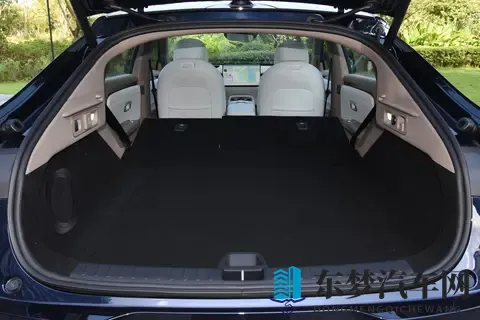 油耗55L，亏电不肉，噪音还小，预售1268万-1