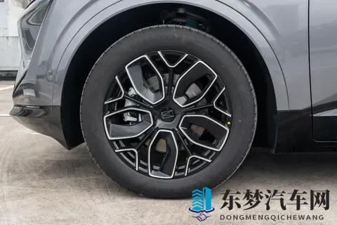 阿维塔07 Max+：懂全家满意的车，才有资格做入门满配