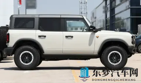 越野世家的新对话：福特烈马荒地版对比丰田普拉多-1