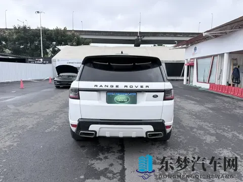 22年路虎揽胜运动，白色耀黑版，46万公里，准新价等你来！