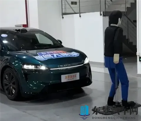 魔鬼湿滑路面AEB测试：6款热门车均翻车-1