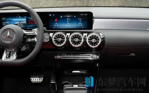 官方零百提速51s，最大功率225kW，动态体验2025款奔驰A级AMG-1
