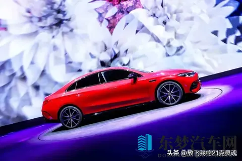 奔驰全新纯电来袭，259万起，豪华舒适很香