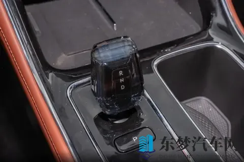 帝豪的档次也上来了？新车配水晶挡把，比沃尔沃还豪华-2