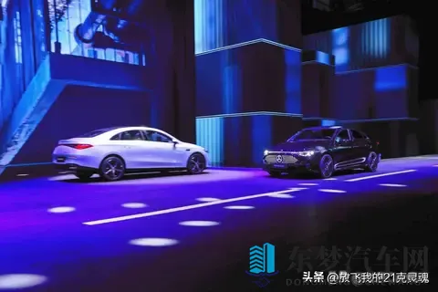奔驰全新纯电来袭，259万起，豪华舒适很香-1
