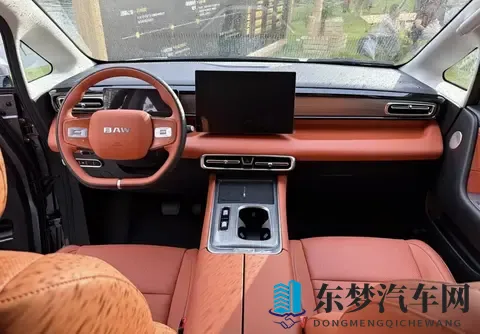 北汽制造锐胜 M8 中大型 MPV 将于 11 月 5 日预售-2