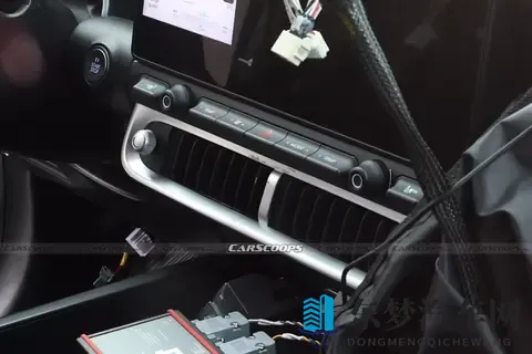 国产精品卡一卡二卡三：国产精选卡片系列，一卡二卡三齐聚-1