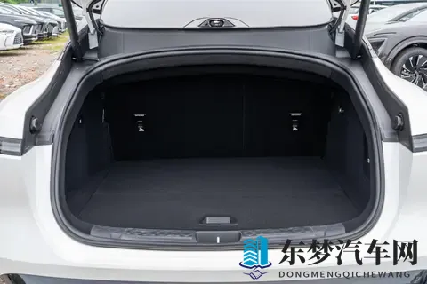 阿维塔06:高颜值,华为乾崑ADS +鸿蒙座舱,年轻人心中的豪华轿车-1