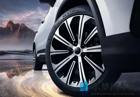 豪越L要卖10万？燃油车真敢拼，家庭用户乐了-2