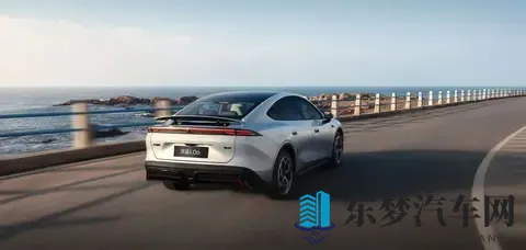 深蓝L06 标配激光雷达 磁流变悬架 预售价1399万起-1