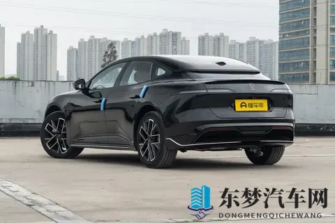 阿维塔06 2025款Ultra增程版：豪华、智能与实用兼备，适合年轻人-1