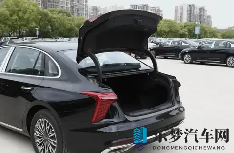 男男互摸jiji秘 无遮挡：全新SUV无遮挡设计，智能环保引领潮流-2