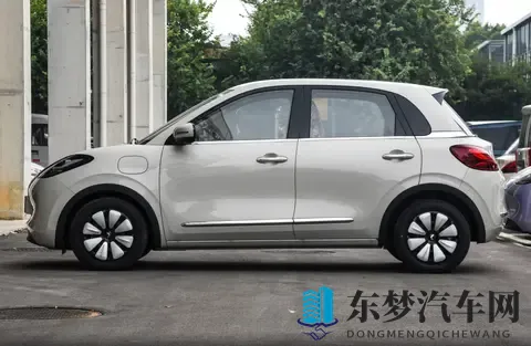 纯电代步车绕不开的选择，解读五菱缤果，颜值高还能“装”-3