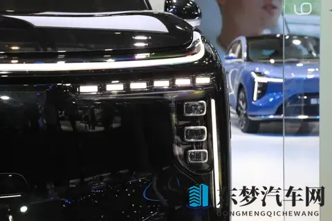 车长超52米，综合续航超1500km，全新智己LS9即将开启预售！-3