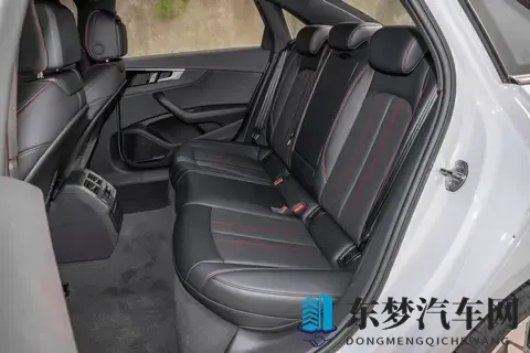 同为豪华燃油家轿，雷克萨斯ES 硬刚奥迪A4L，谁更胜一筹？-3