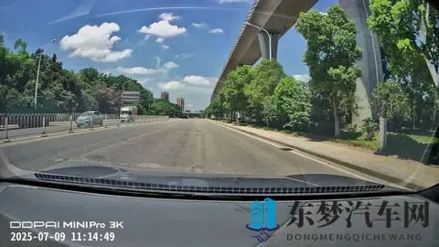 不漏录+小巧安装！2025年高性价比记录仪盘点，新车必备不踩坑-1