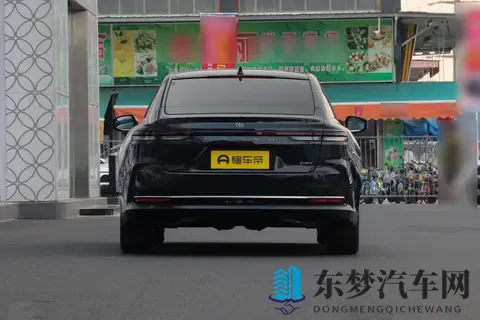 30-35 万选进口豪华车?2024 款丰田皇冠两款车型直接对号入座-1