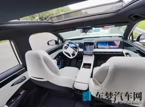 两个人吃奶一个it添p：汽车营销新招：小预算打造大品牌影响力-1