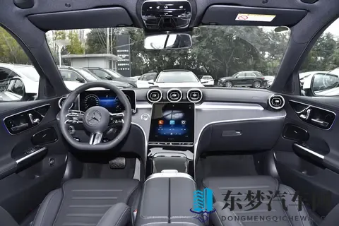 奔驰 C 级 2025 款实测：豪华感拉满，但这些短板得认清-2