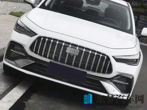 吉利“上硬菜”，688万三厢轿车，亏电油耗28L，买家用车看它-3