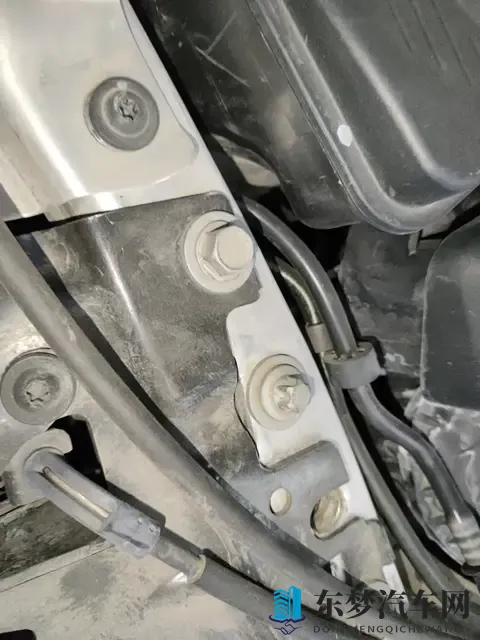 V12引擎的绝唱，6万公里二手宝马760Li，圆梦趁现在-1