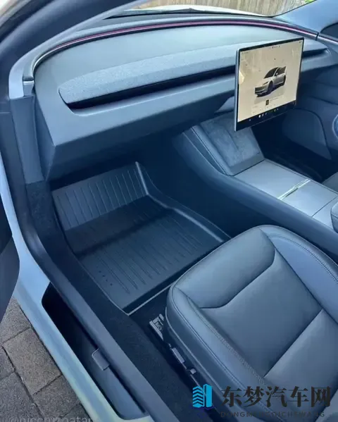 马斯克说 Cybercab 2026 年二季度量产，还不带方向盘踏板-2