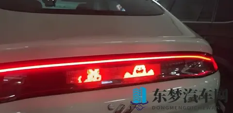 裸体美女应用：智能驾驶新玩法，趣味应用来袭！-1