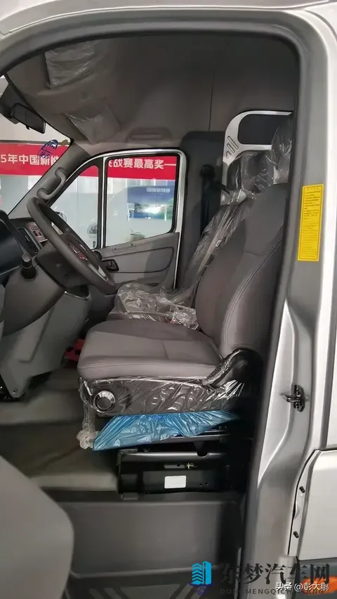 25T+后双胎，7人座，大空间，小型客车-2