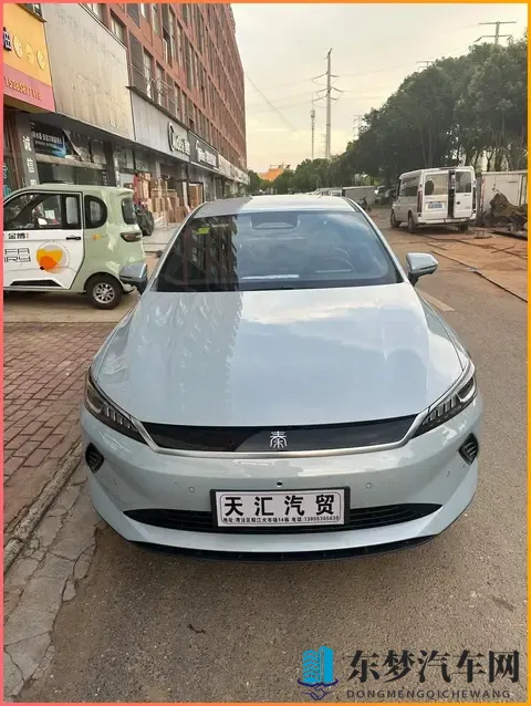 男生和女生一起差差app：汽车社交新潮流：打破界限，畅享车友乐趣