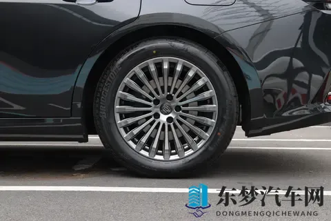 丰田皇冠 (进口) 2024 款 HEV 双版本选买解读-3