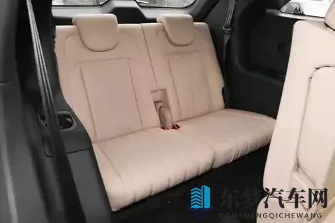 越级的空间、配置和驾控，捷途X70L重新定义10万级家用SUV-1