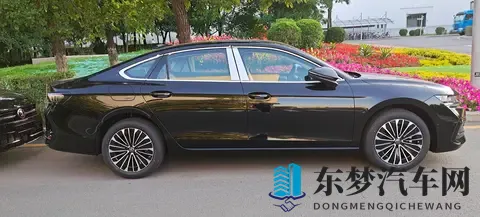 迈腾B9这次改到心坎里!物理键+华为HiCar,17万级合资车首选?-3