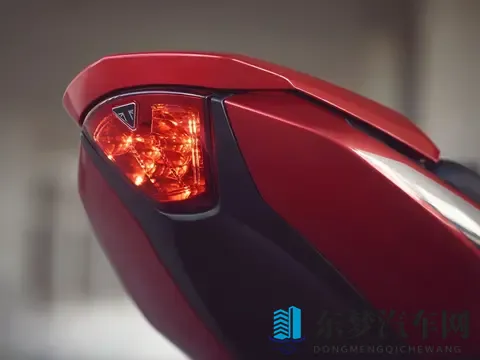 六轴IMU电控+可调悬架，2026款凯旋Trident 800英伦复古，7万元起-2