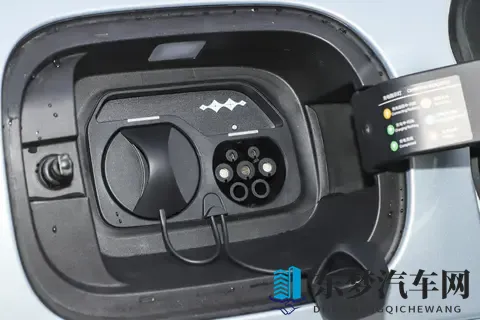 方程豹钛7：解决家庭出行痛点，实用性才是硬道理-1