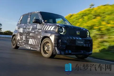 小困困进女生自己来困里：新能源汽车创新驱动，智能驾驶技术成焦点-3