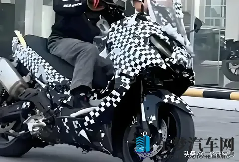 升仕550G杀疯了！5万级踏板竟配TCS+20L油箱，进口车慌了？